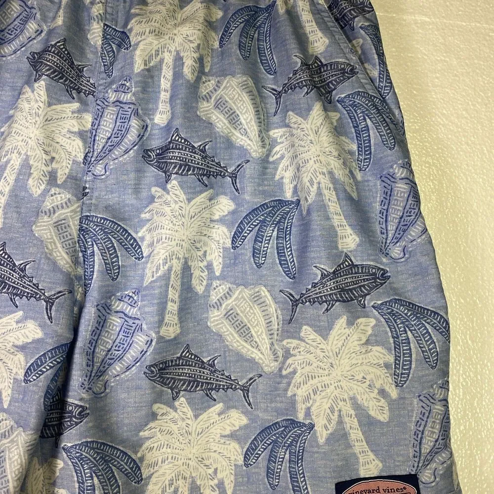 Vineyard Vines Swim Trunks Mens Size M Blue White lined Logo draw string elastic